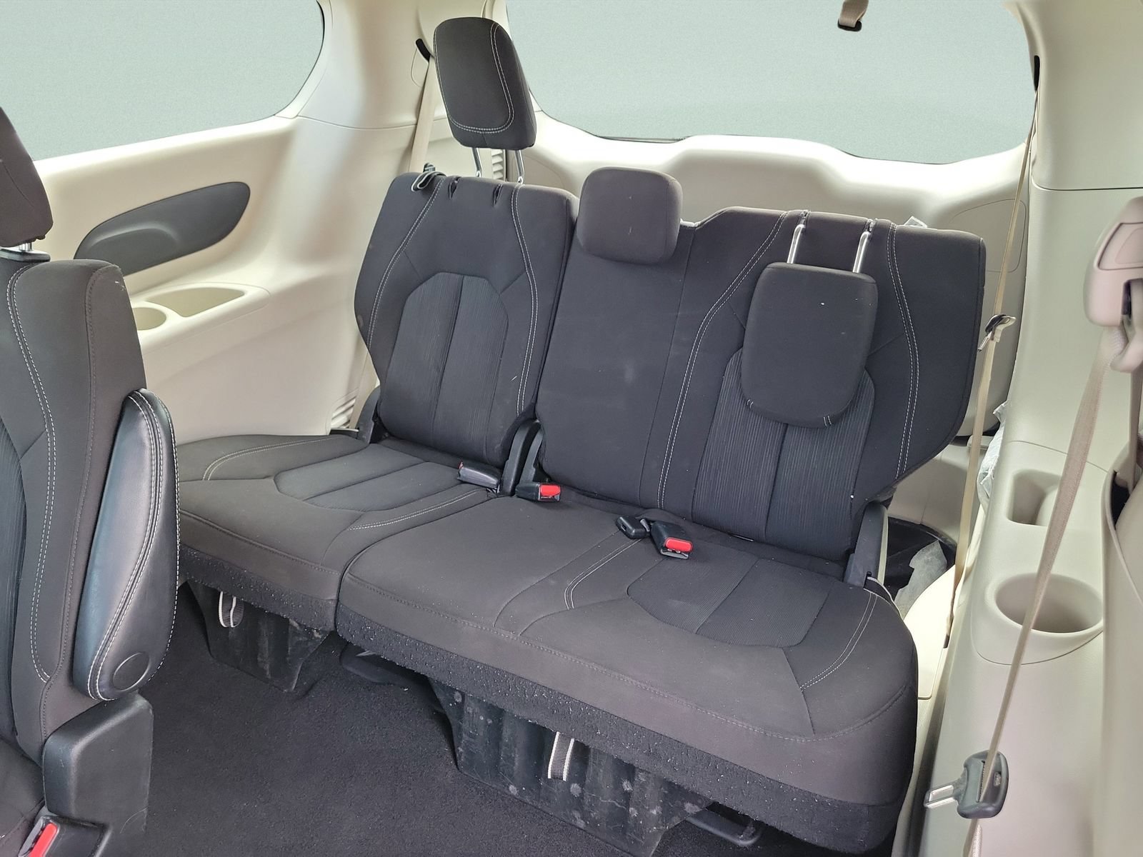 Used 2023 Chrysler Voyager LX FWD image 24