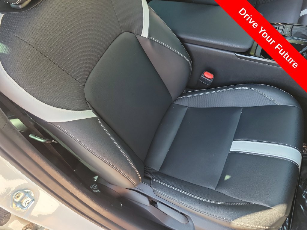 Used 2025 Toyota Camry SE w/ Convenience Package FWD image 19