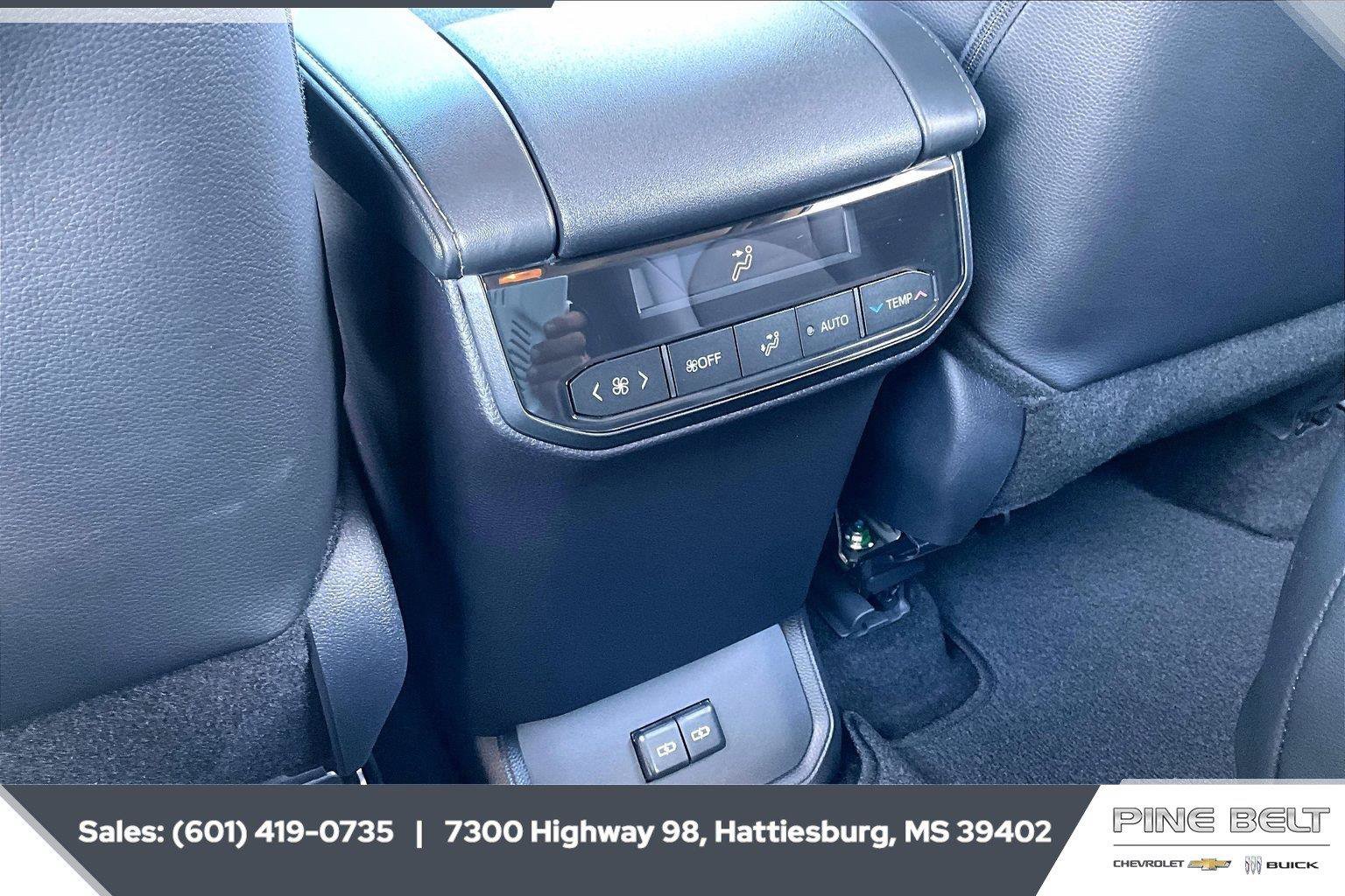 Used 2026 Toyota Highlander XLE AWD/4WD image 25
