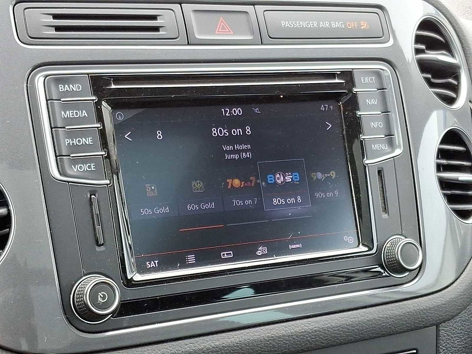 Used 2016 Volkswagen Tiguan SE image 19