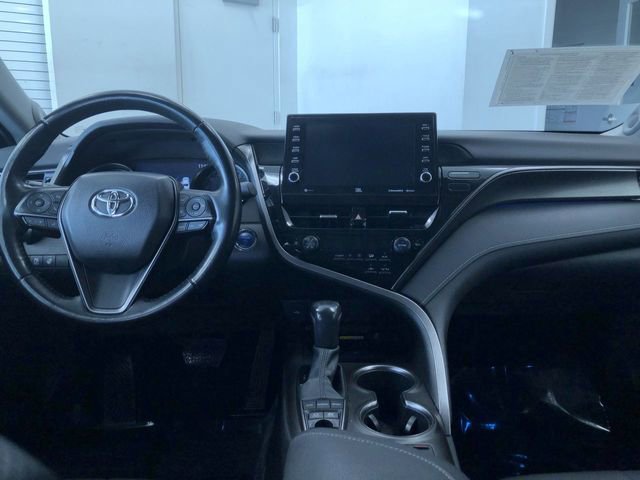 Used 2022 Toyota Camry XSE image 9