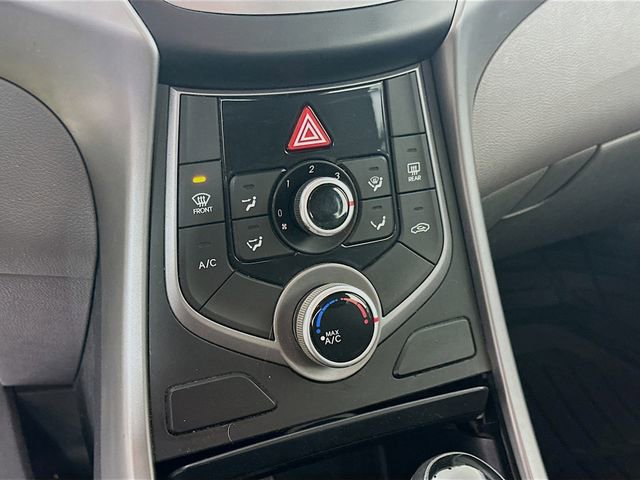 Used 2014 Hyundai Elantra SE image 15