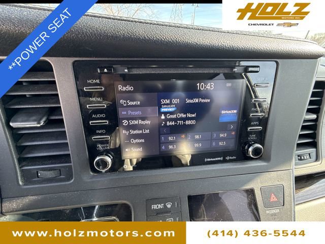 Used 2018 Toyota Sienna XLE image 5