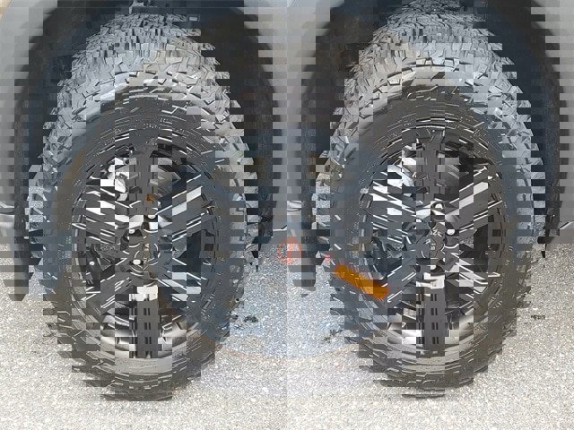 Used 2025 Nissan Rogue SV w/ Rock Creek Premium Package image 5