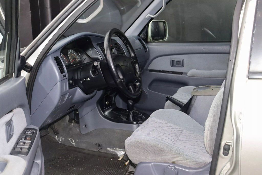 Used 1999 Toyota 4Runner SR5 AWD/4WD image 9