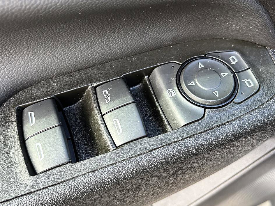 Used 2024 Chevrolet Equinox LT FWD image 16