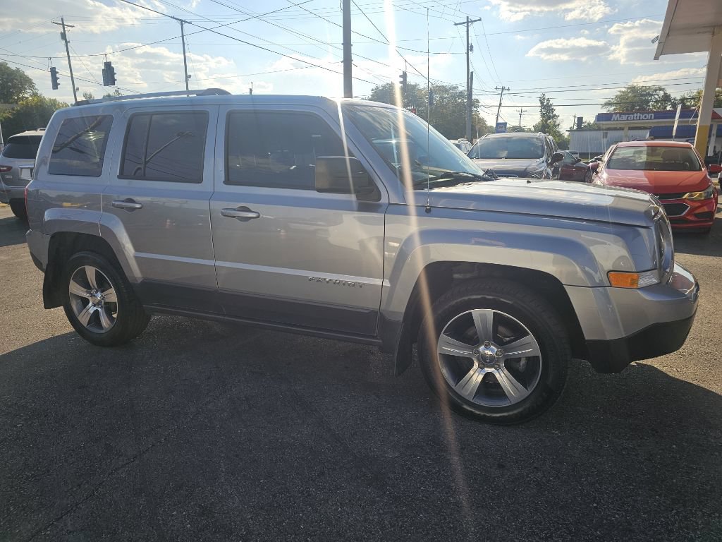 Used 2017 Jeep Patriot High Altitude FWD image 17