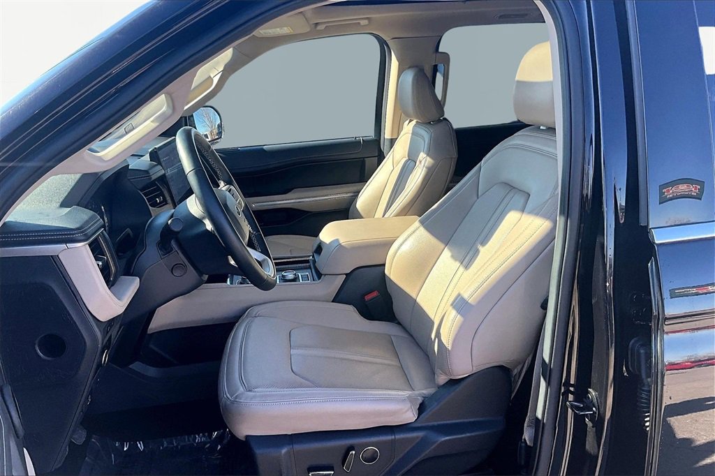 Used 2024 Ford Expedition Limited image 25