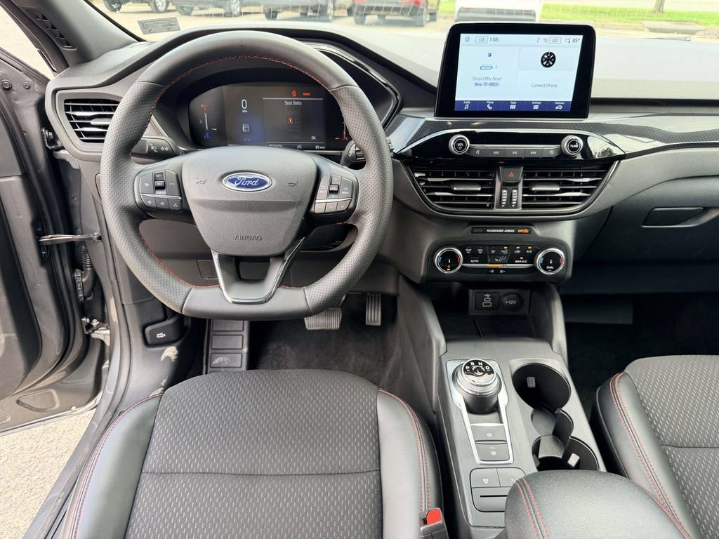 Used 2025 Ford Escape ST-Line AWD/4WD image 2