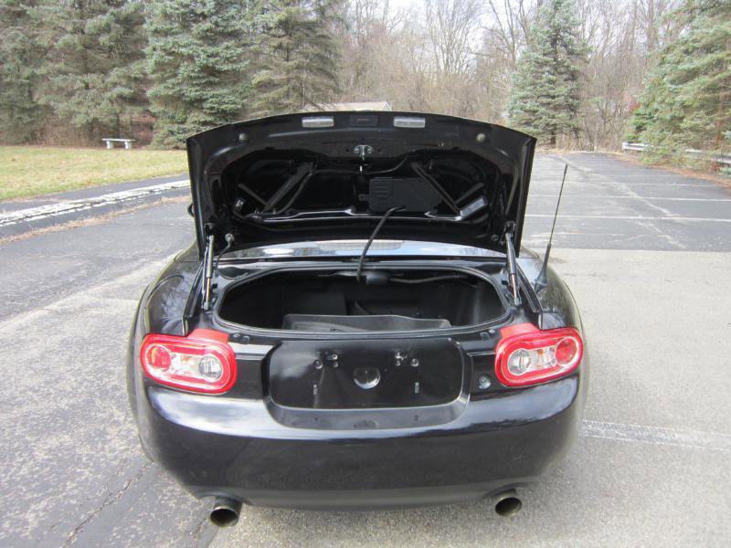 Used 2011 MAZDA MX-5 Miata Grand Touring w/ Premium Pkg image 32