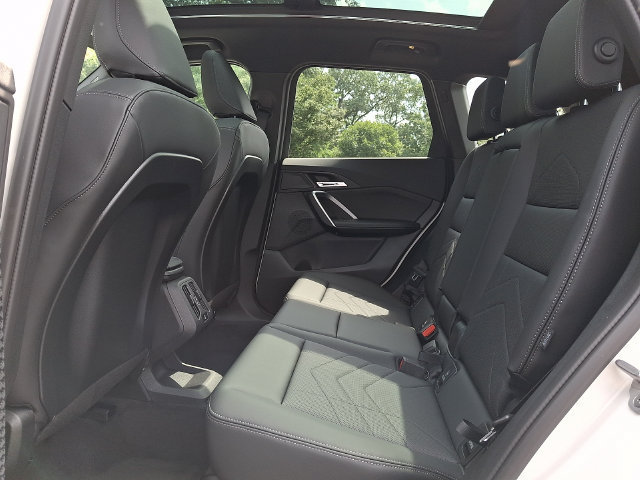 New 2027 BMW X1 xDrive28i AWD/4WD image 9
