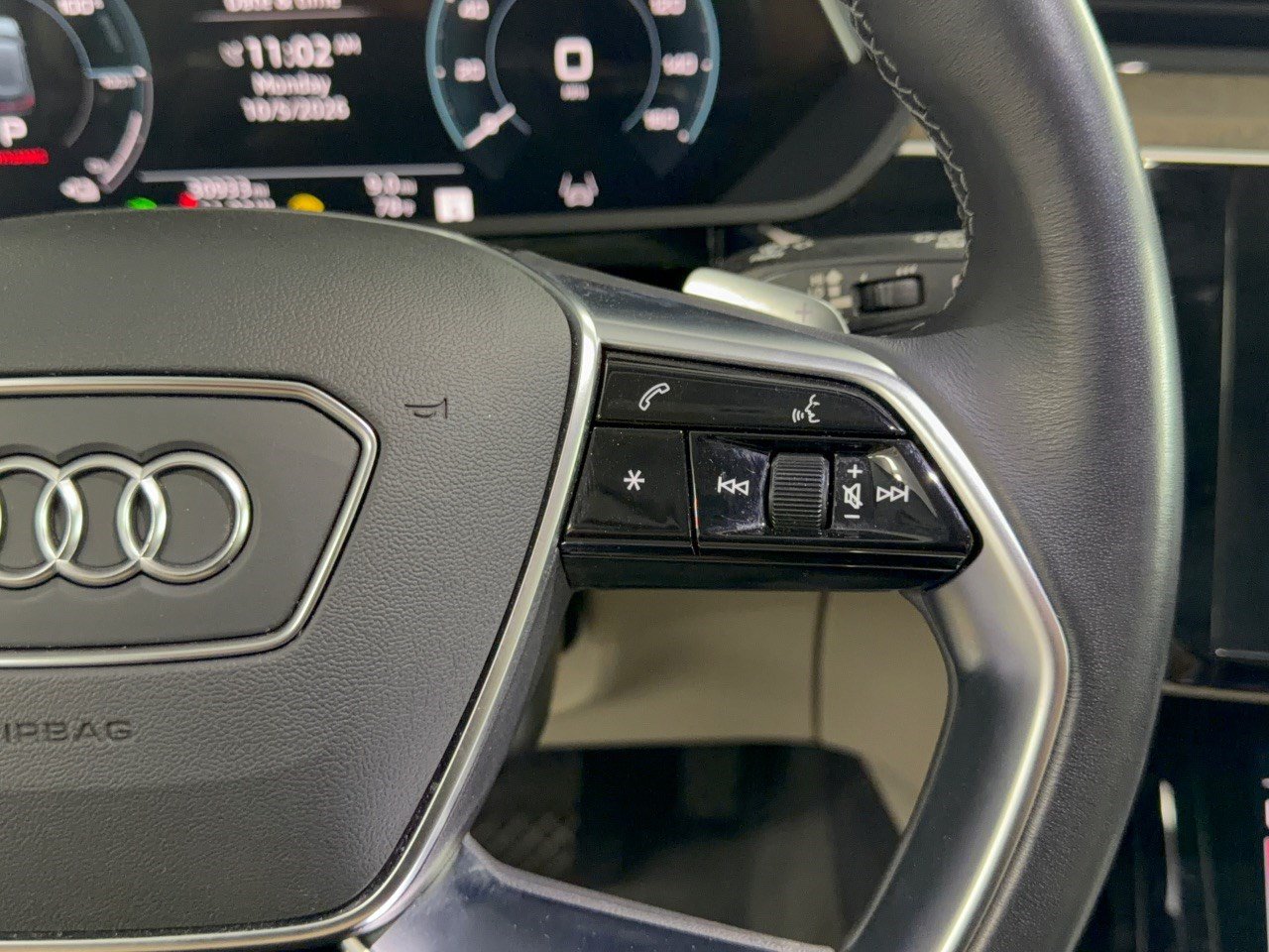 Certified 2024 Audi Q8 e-tron Premium Plus w/ Premium Plus Package AWD/4WD image 19