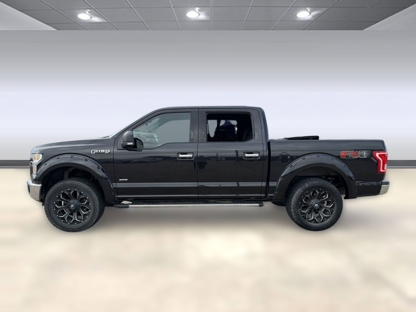 Used 2015 Ford F150 XLT w/ Equipment Group 302A Luxury AWD/4WD image 2