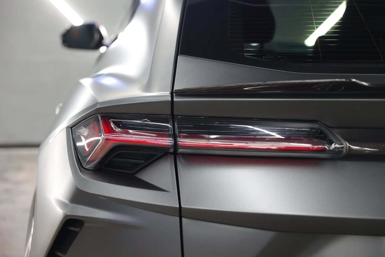 Used 2020 Lamborghini Urus AWD/4WD image 22
