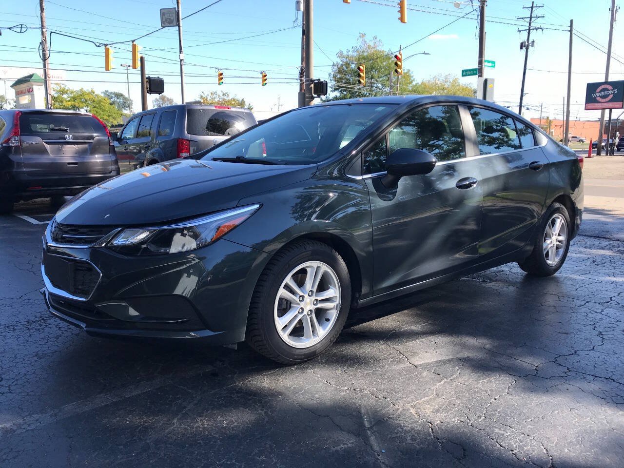 Used 2018 Chevrolet Cruze LT w/ Convenience Package FWD image 4