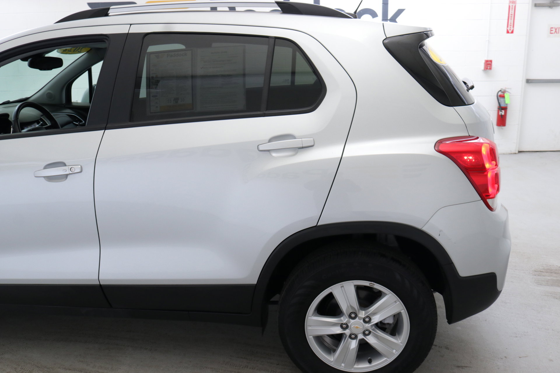 Used 2022 Chevrolet Trax LT w/ LT Convenience Package image 5