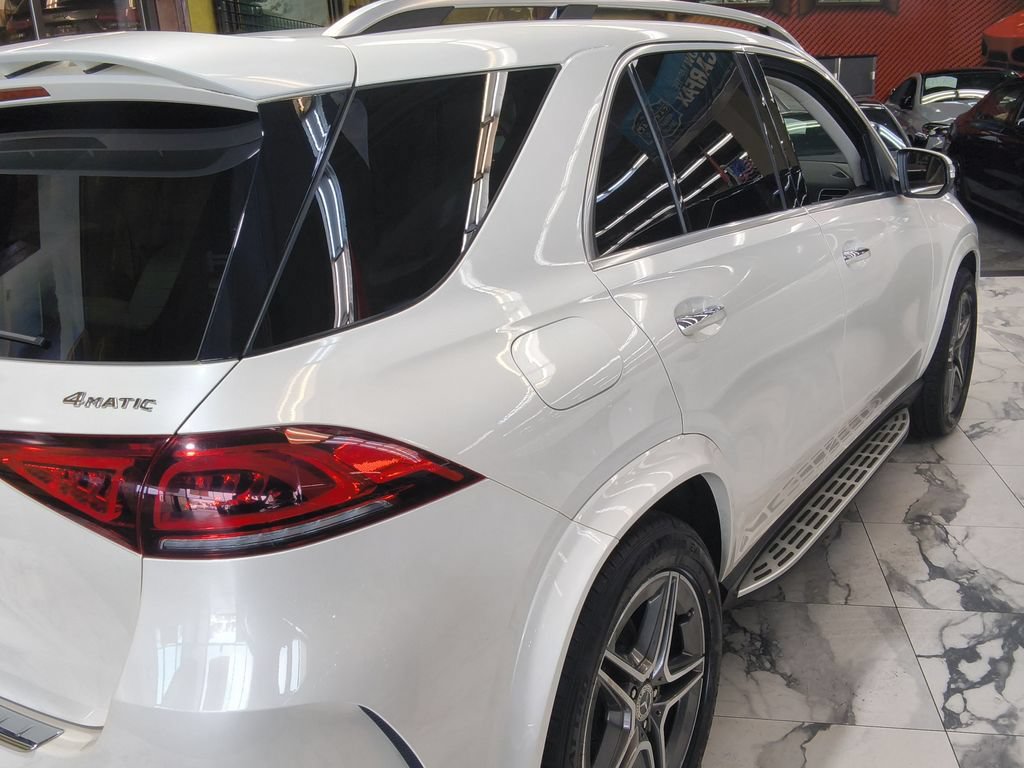 Used 2021 Mercedes-Benz GLE 350 4MATIC w/ AMG Line Exterior image 5