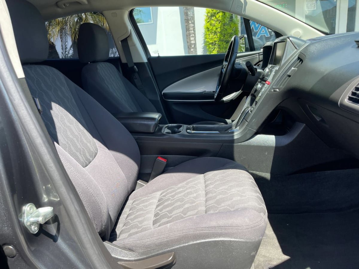 Used 2014 Chevrolet Volt w/ Enhanced Safety Package 1 FWD image 18