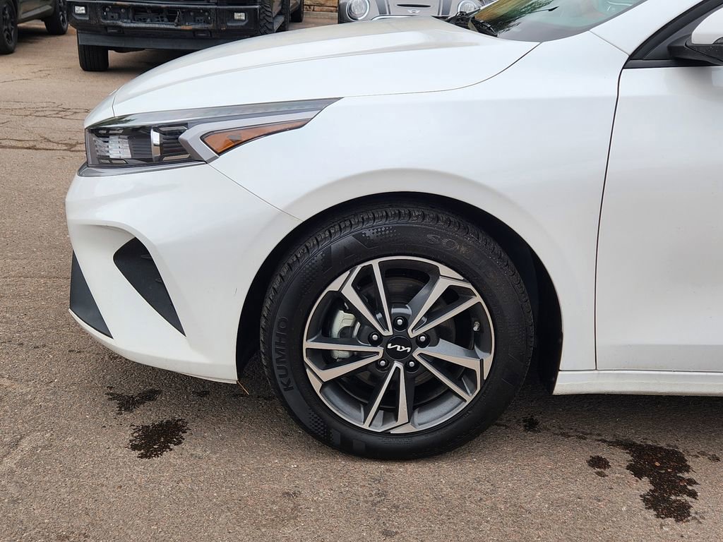 Used 2024 Kia Forte LXS w/ LXS Technology Package FWD image 9