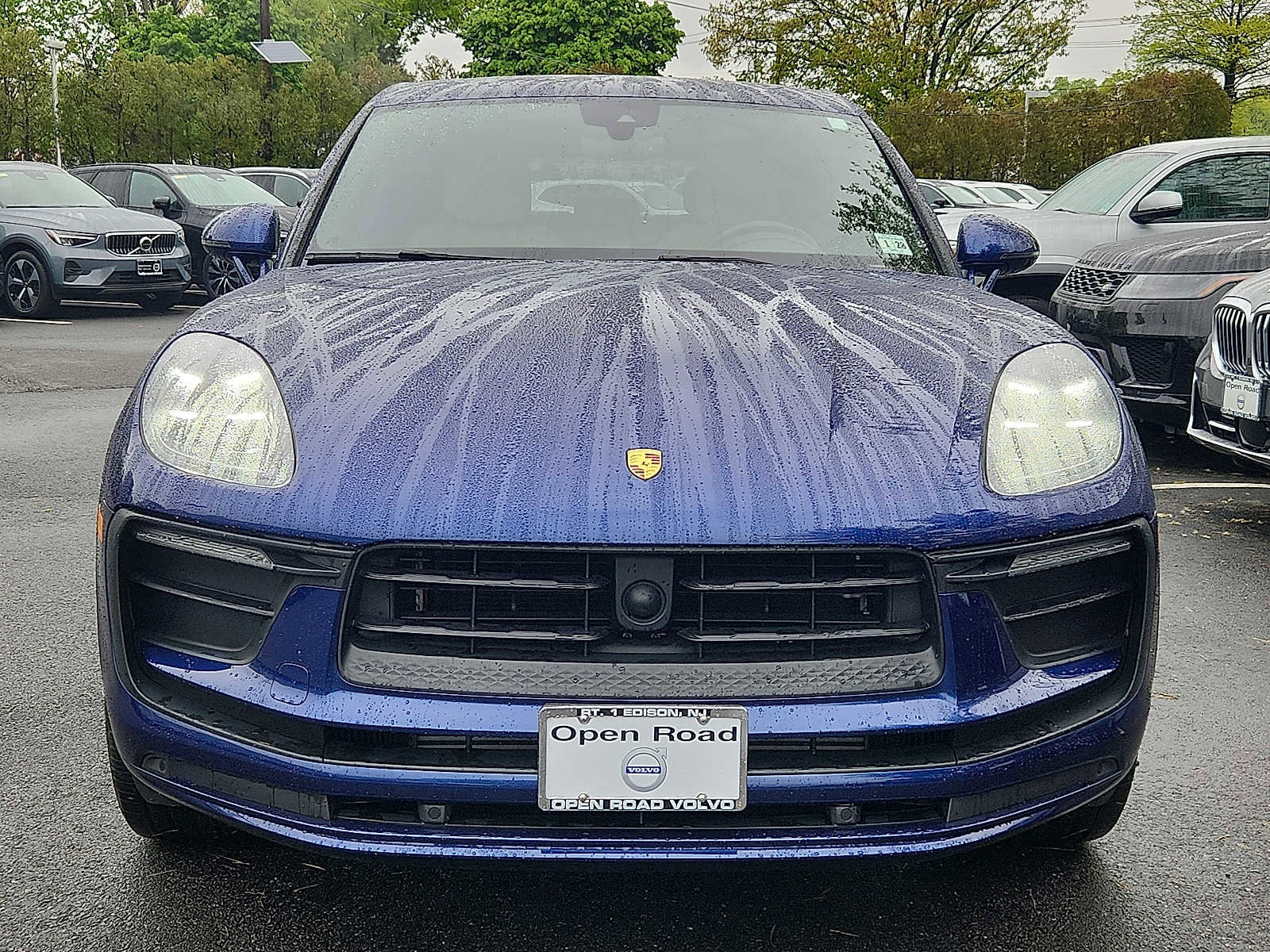 Used 2023 Porsche Macan AWD/4WD image 2