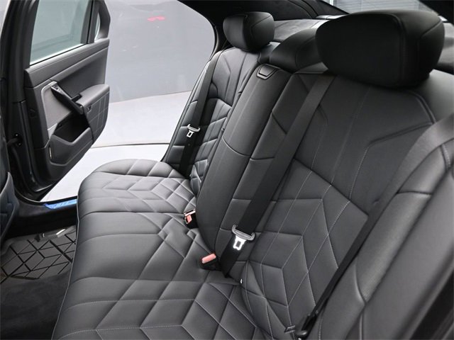 New 2025 BMW 740i xDrive w/ Executive Package image 16