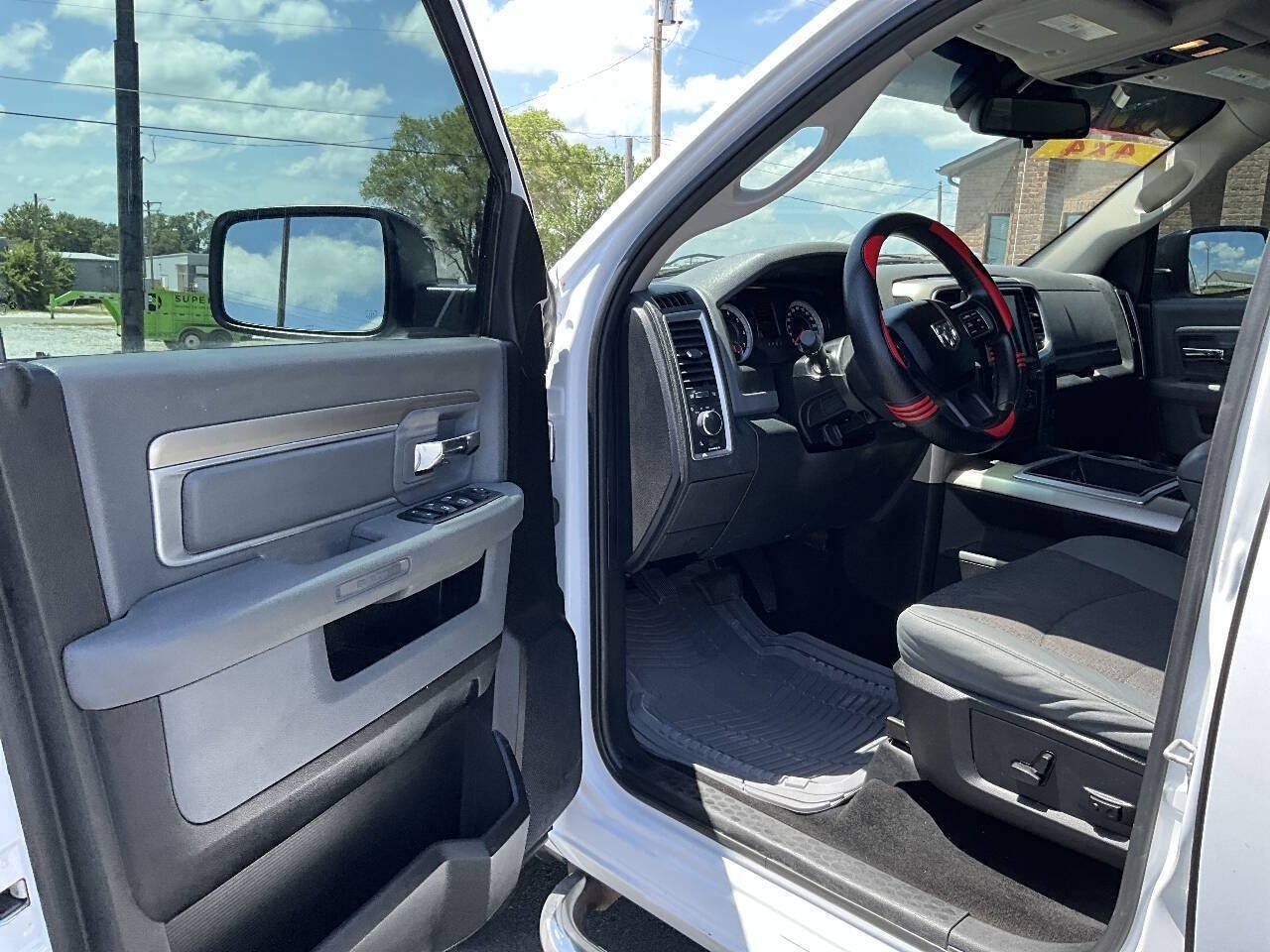 Used 2014 RAM 1500 Classic SLT w/ Remote Start & Security Group AWD/4WD image 24