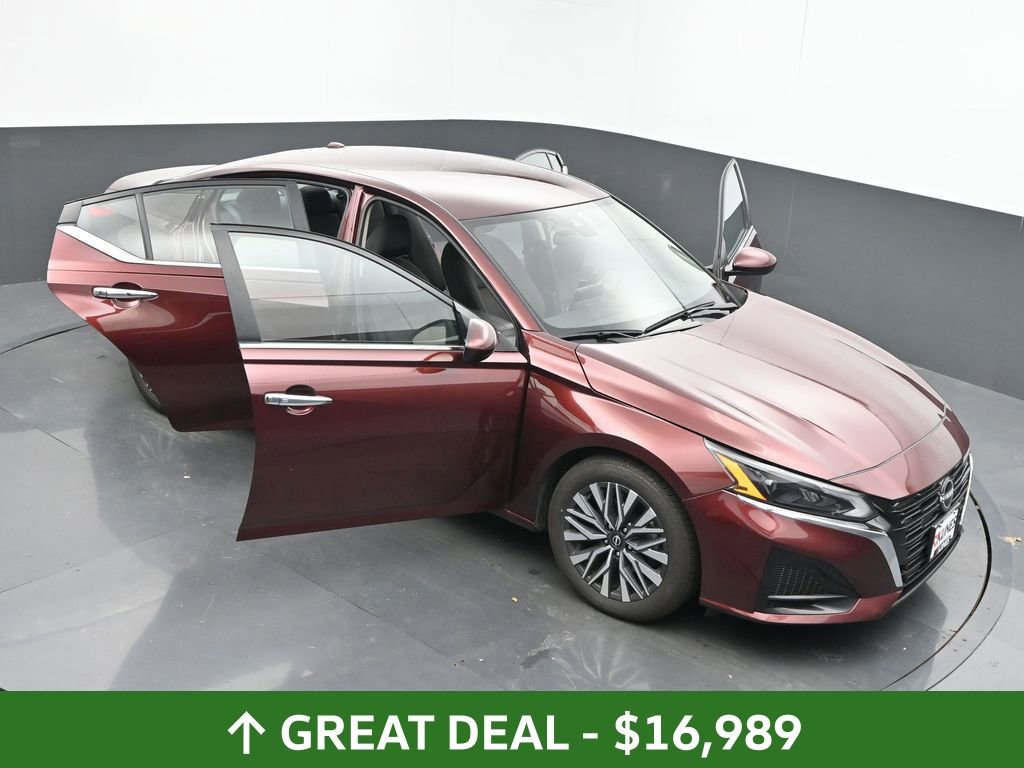 Used 2023 Nissan Altima 2.5 SV image 61