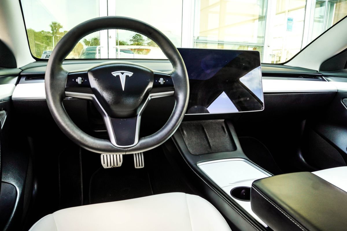 Used 2021 Tesla Model 3 Performance image 16