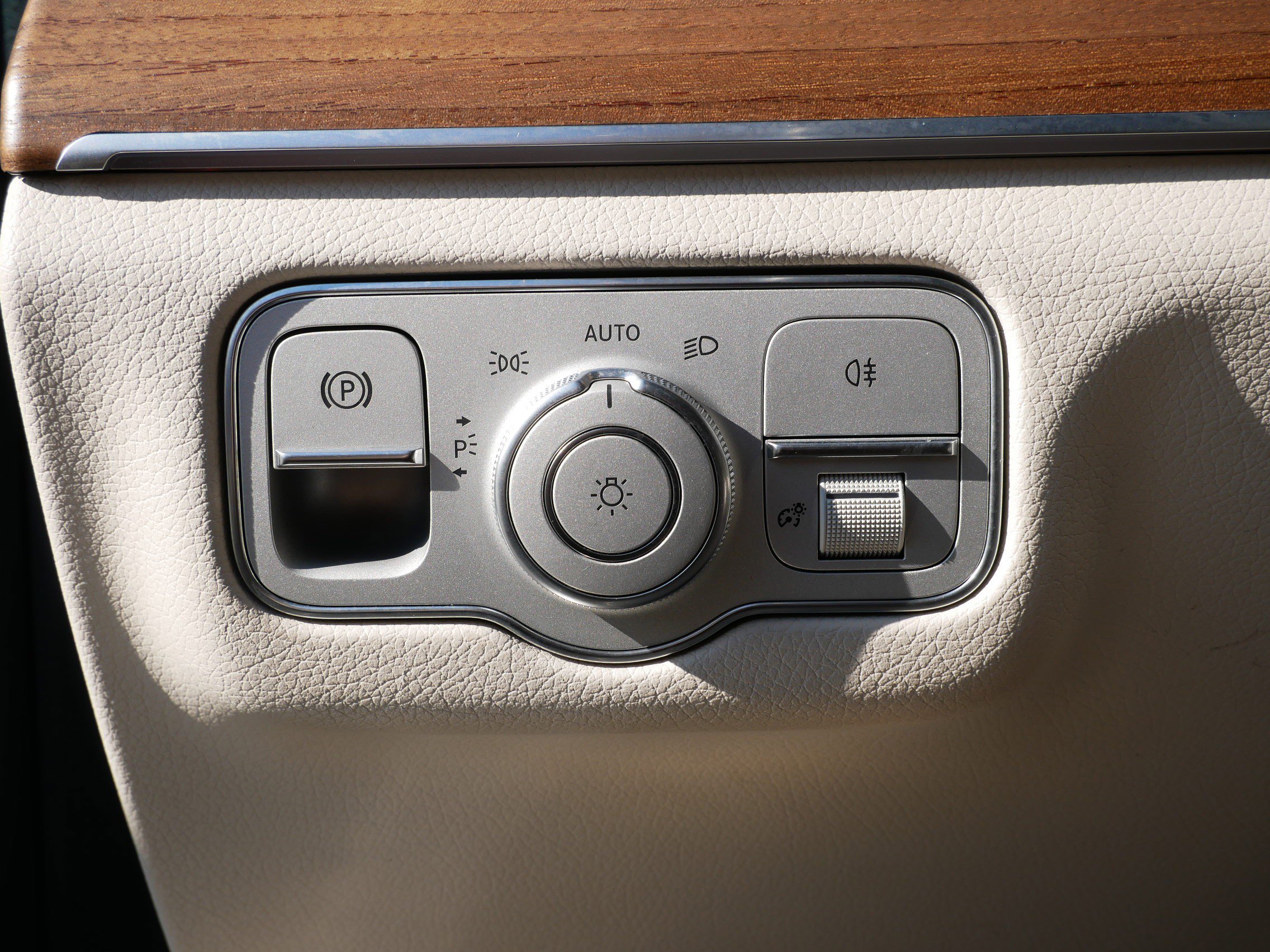 Used 2021 Mercedes-Benz GLS 580 4MATIC image 7