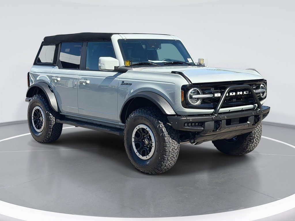Used 2022 Ford Bronco Outer Banks w/ Sasquatch Package AWD/4WD image 1