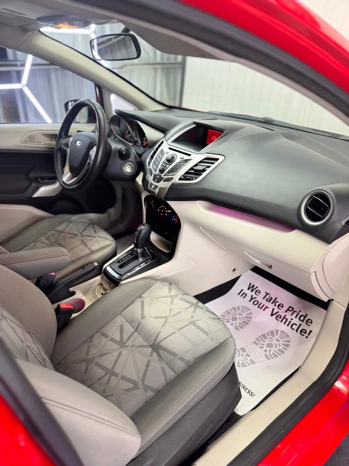 Used 2013 Ford Fiesta SE image 31