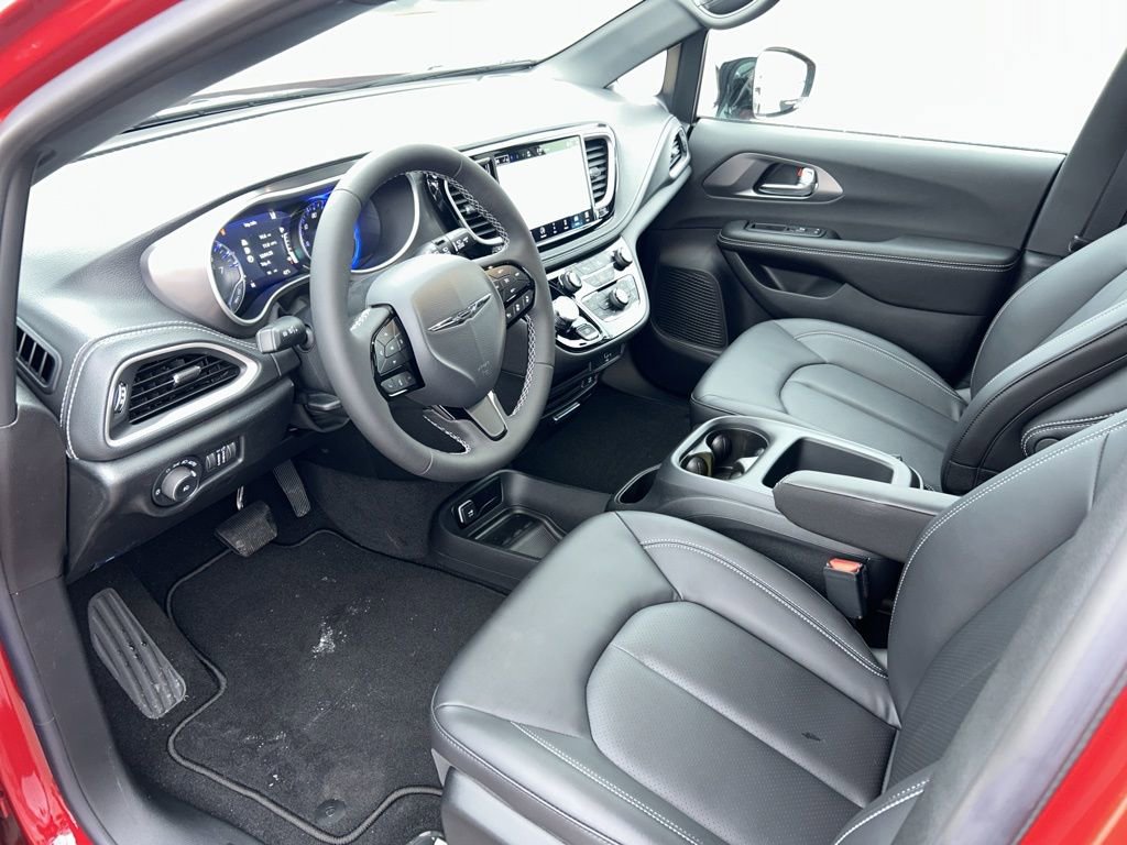 New 2026 Chrysler Pacifica Select image 13