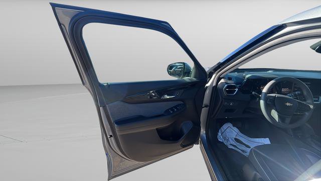 Used 2025 Chevrolet TrailBlazer LT AWD/4WD image 9