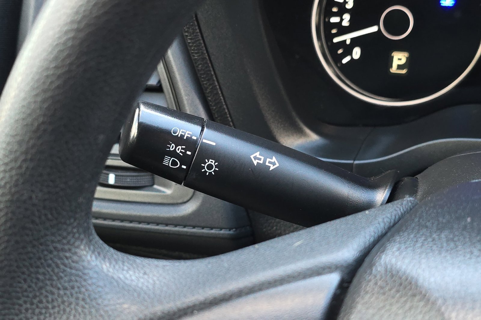 Used 2016 Honda HR-V LX image 31