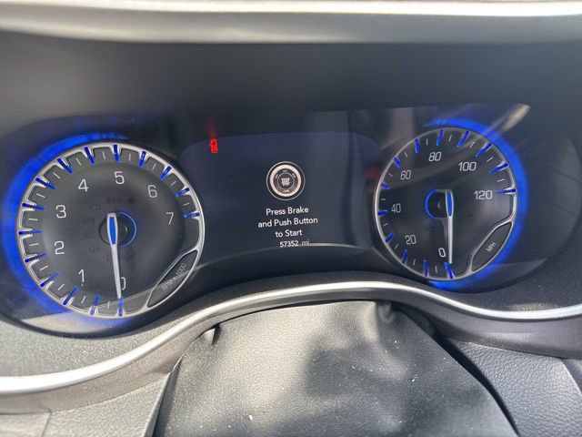 Used 2024 Chrysler Pacifica Touring-L image 11