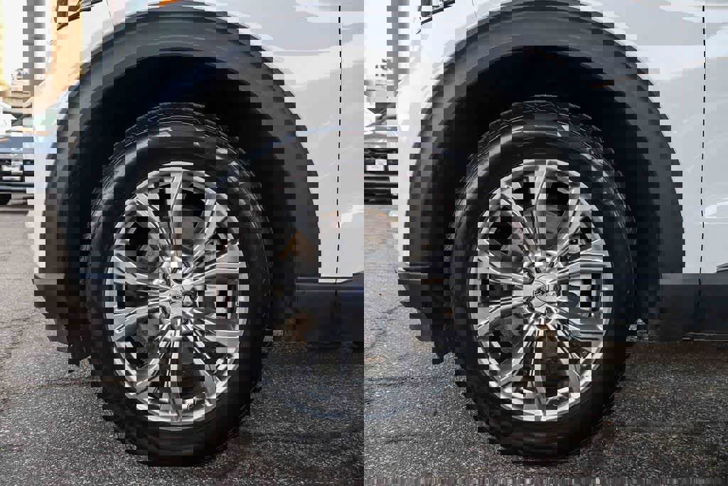 Used 2023 Ford Explorer Limited w/ Equipment Group 301A image 11