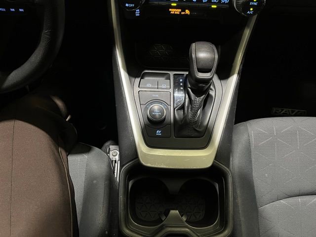 Certified 2021 Toyota RAV4 XLE w/ Carpet Mat Package (TMS) AWD/4WD image 21