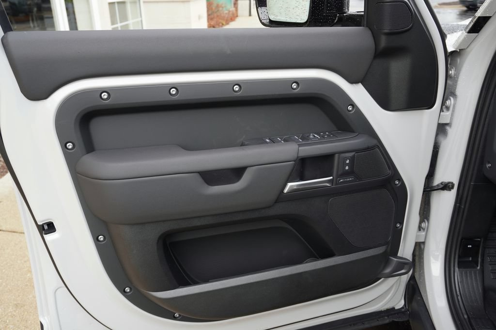 Certified 2026 Land Rover Defender 110 S AWD/4WD image 10