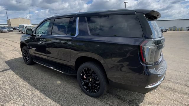 New 2026 Chevrolet Suburban Premier w/ Sun And Tow Package AWD/4WD image 8