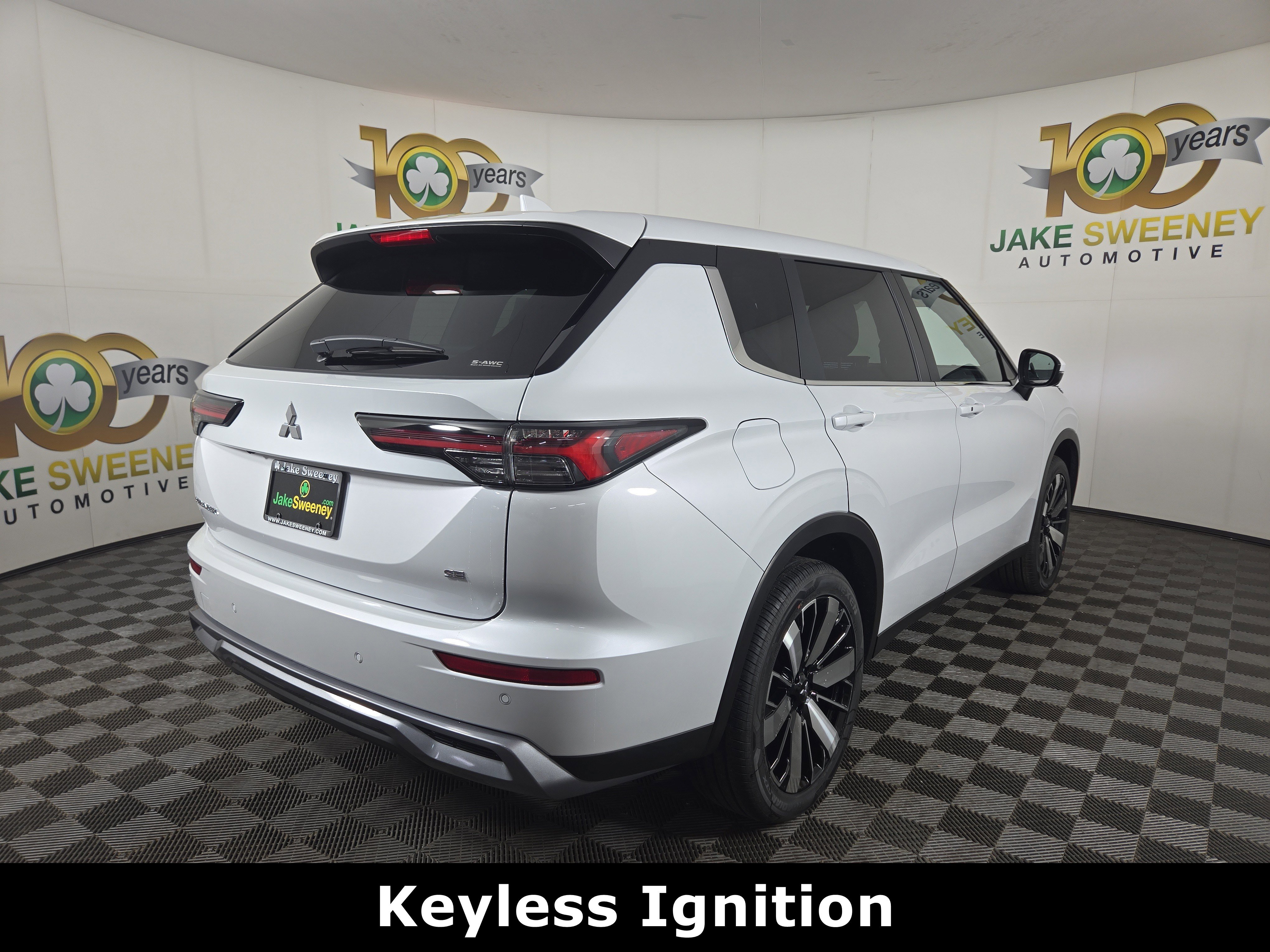 New 2026 Mitsubishi Outlander SE image 7