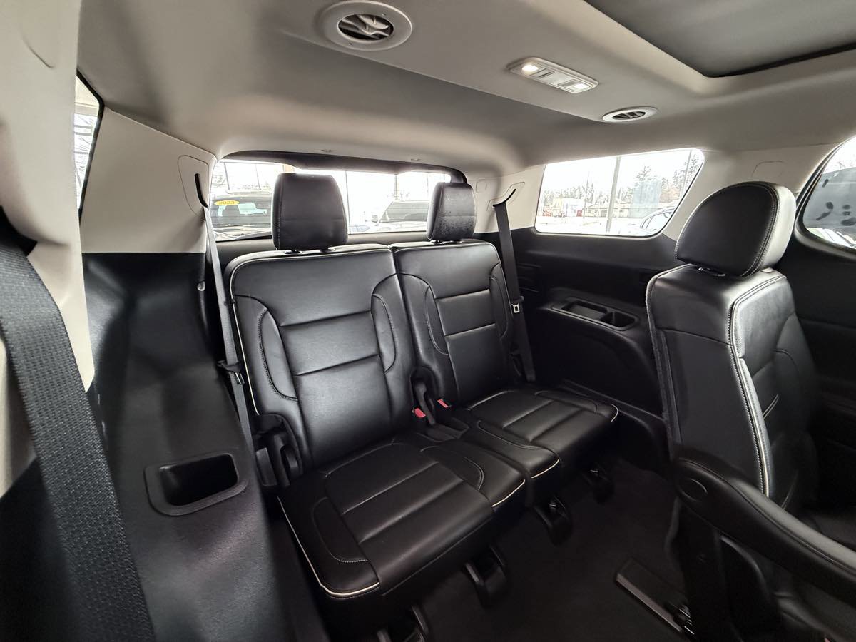 Used 2022 GMC Acadia Denali w/ Denali Ultimate Package FWD image 36