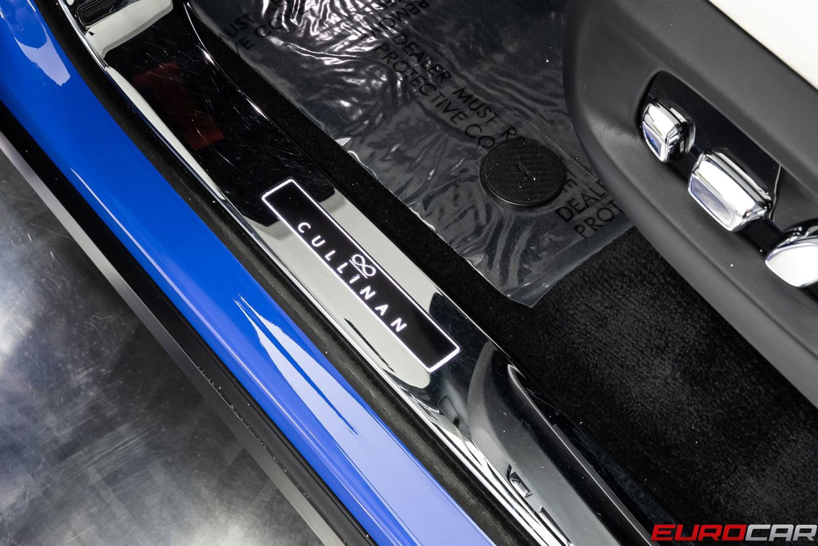 Used 2021 Rolls-Royce Cullinan Black Badge image 47