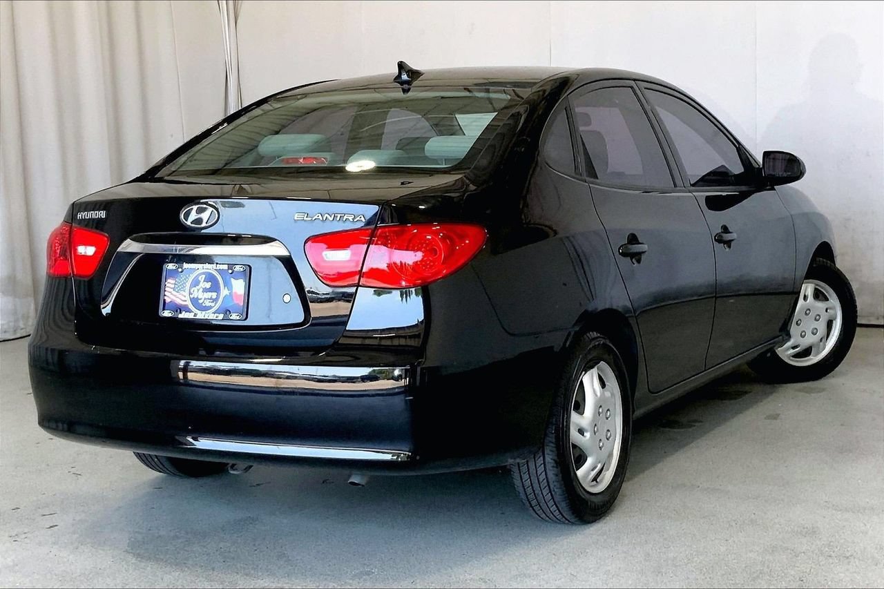 Used 2010 Hyundai Elantra GLS FWD image 13