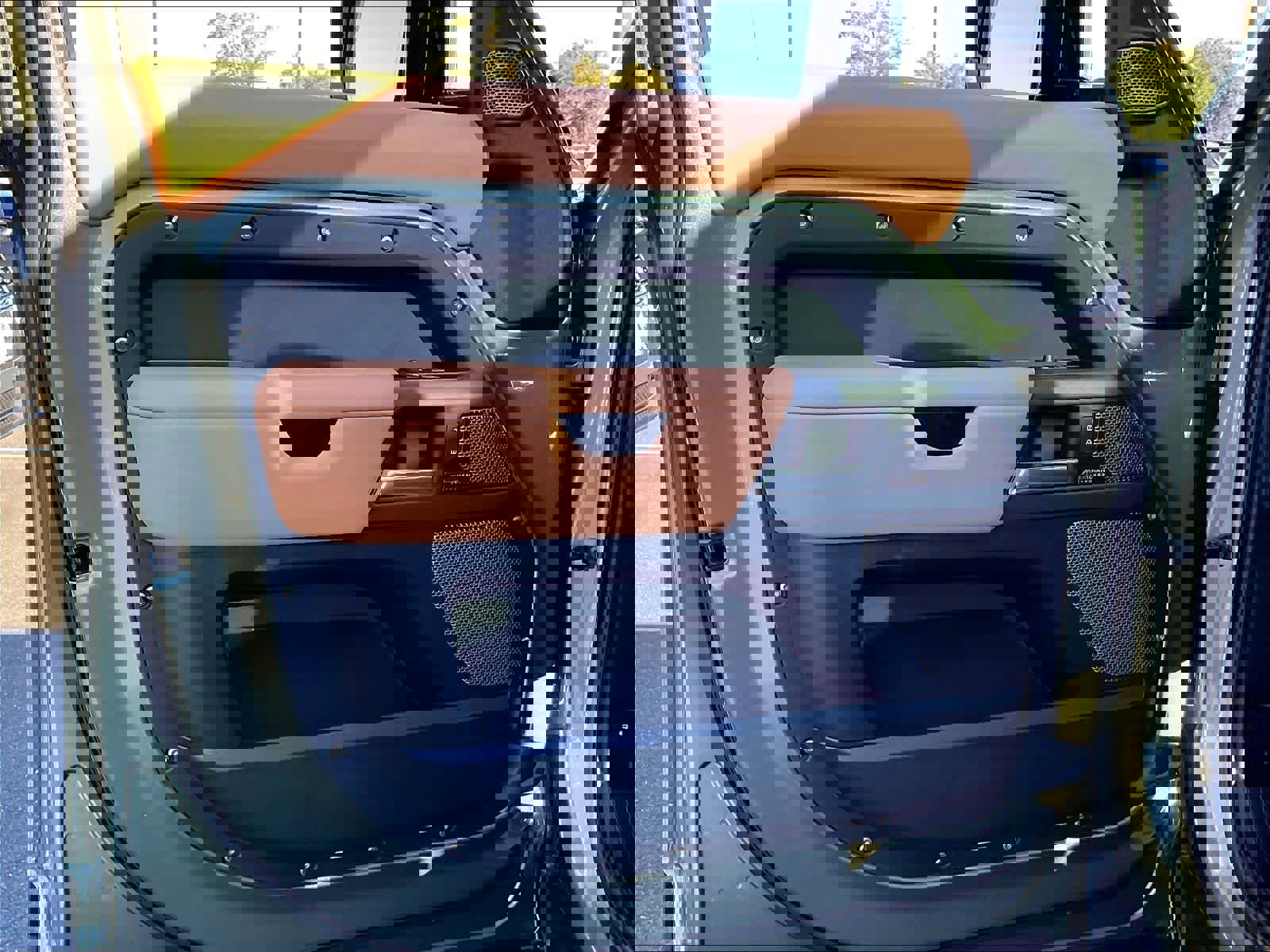 Used 2024 Land Rover Defender 110 X image 25