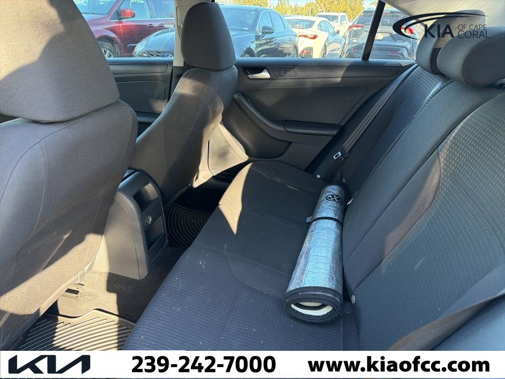 Used 2016 Volkswagen Jetta S image 5