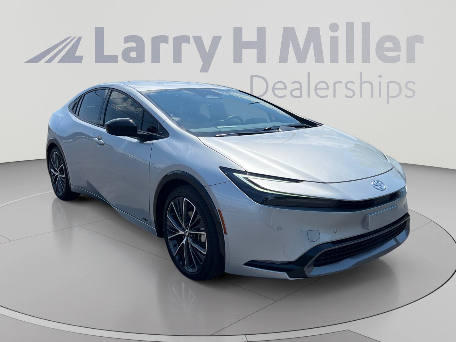Used 2025 Toyota Prius XLE AWD/4WD image 7