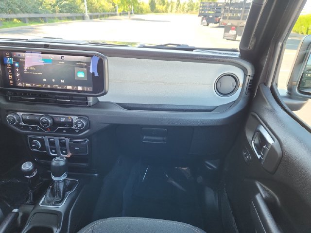 Used 2025 Jeep Wrangler Sport AWD/4WD image 23
