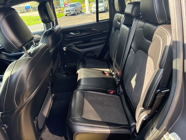 Certified 2024 Jeep Grand Cherokee Altitude AWD/4WD image 32