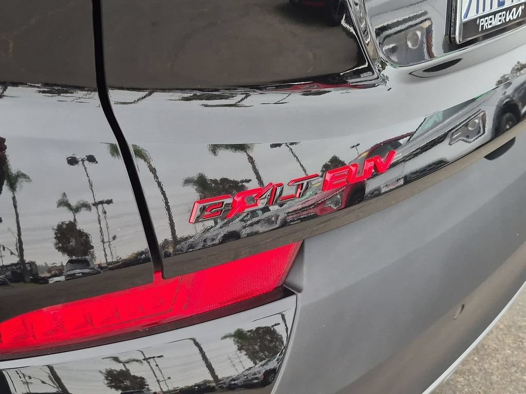 Used 2023 Chevrolet Bolt EUV LT w/ Redline Edition FWD image 32