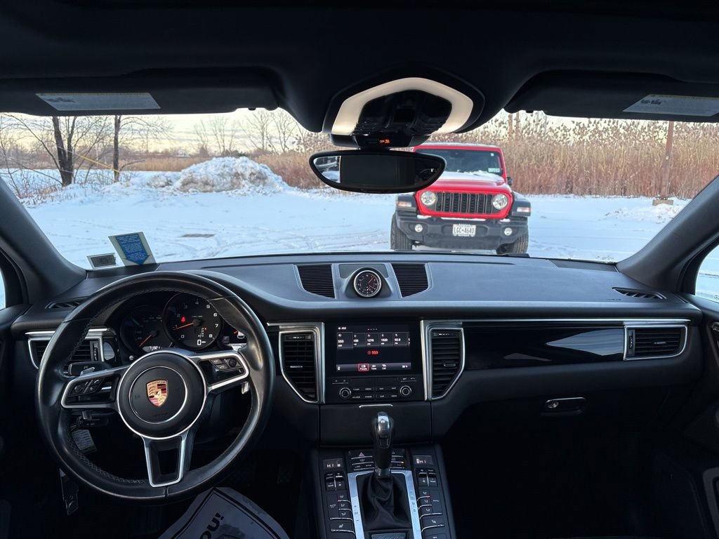 Used 2018 Porsche Macan Base image 7